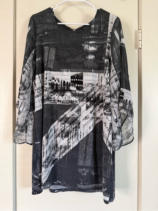 Alfani Tops - Alfani Black and White Abstract Print Blouse